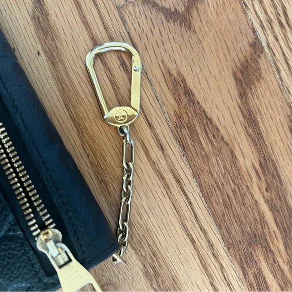 LV black leather authentic Empriente Key Pouch - Picture 6 of 9